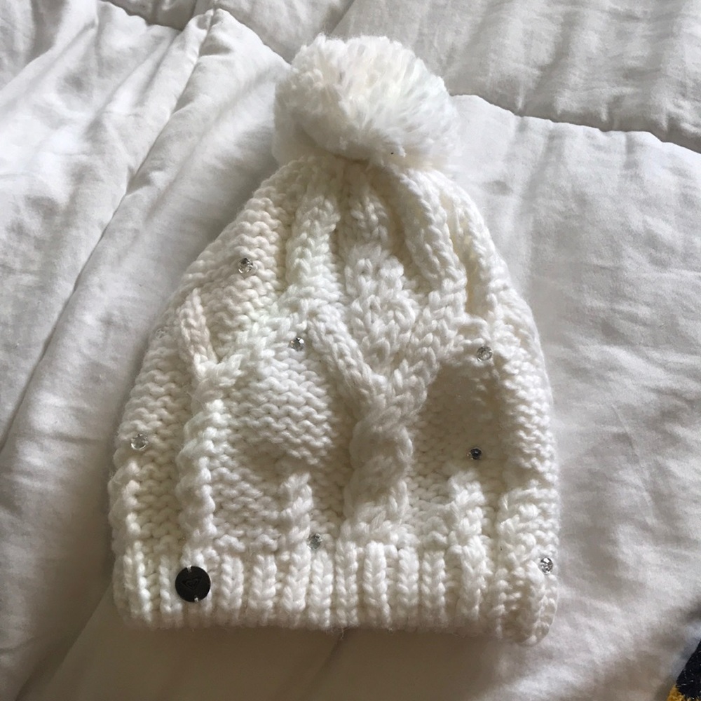 🤍 💎 Roxy white jeweled beanie